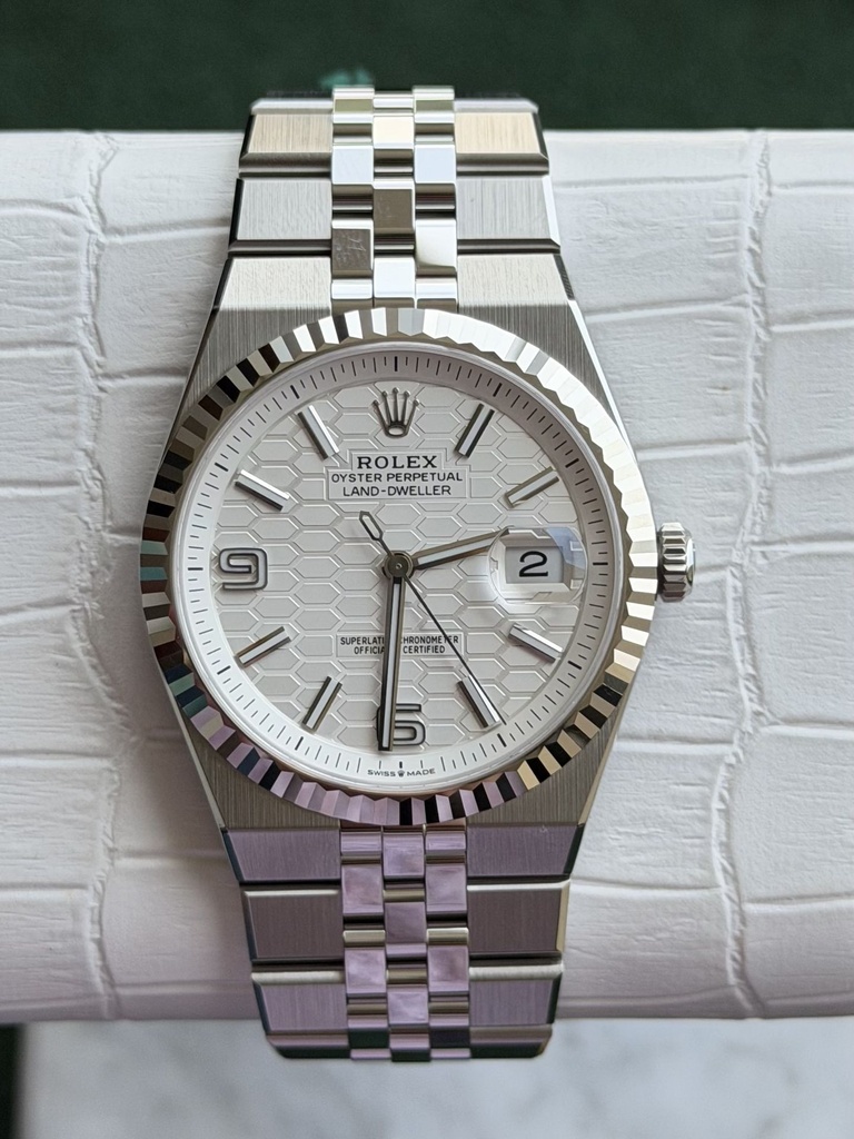 ROLEX LAND DWELLER 40