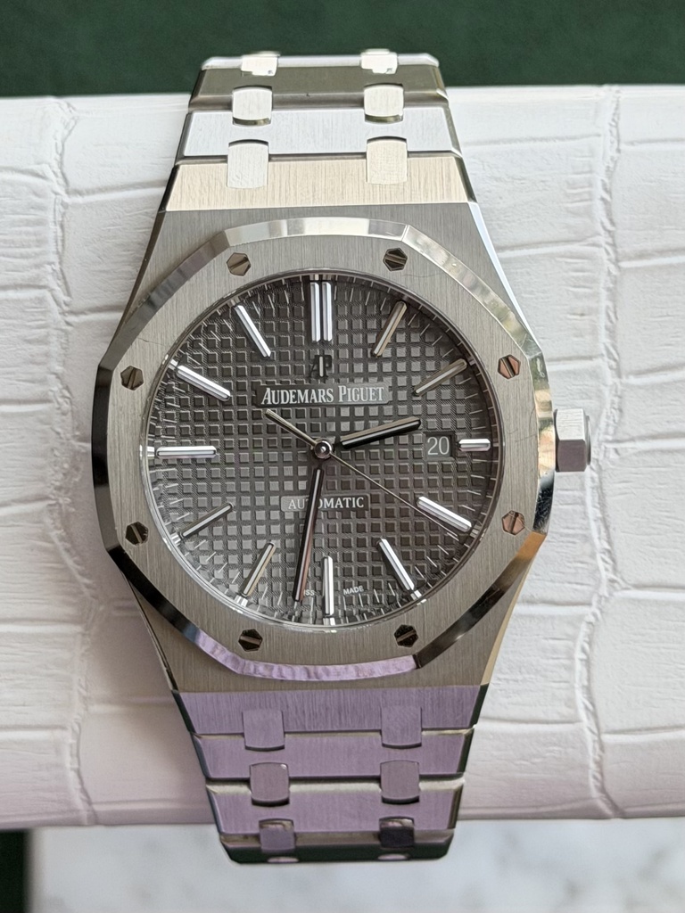 AUDEMARS PIGUET ROYAL OAK GREY DIAL 41